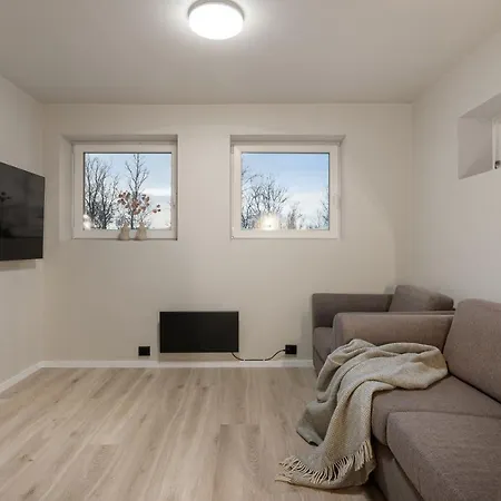 Apartment Enter - 3 Bedroom *